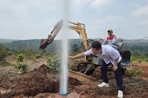 Gia Lai: Khoan sâu 160m, giếng tự phun hỗn hợp khí và nước