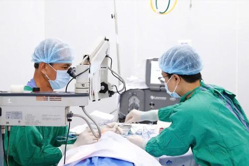 100 người dân xã Cần Giờ được khám, phẫu thuật đục thủy tinh thể miễn phí