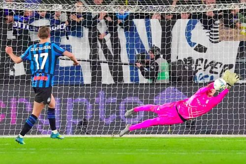 Thủ môn cản phá thành công 4 quả luân lưu, đưa Lazio vào chung kết Coppa Italia