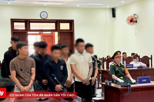 Xét xử 11 bị cáo gây rối, sử dụng vũ khí quân dụng