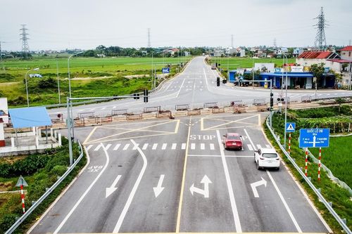 Đường hơn 500 tỷ ở Ninh Bình xây xong, dân vẫn phải đi vòng