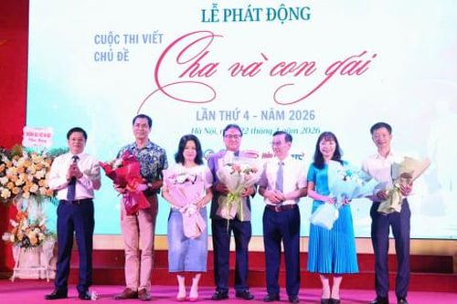 Cuộc thi 'Cha và con gái': Không chỉ là sân chơi văn chương, mà là nơi trái tim lên tiếng