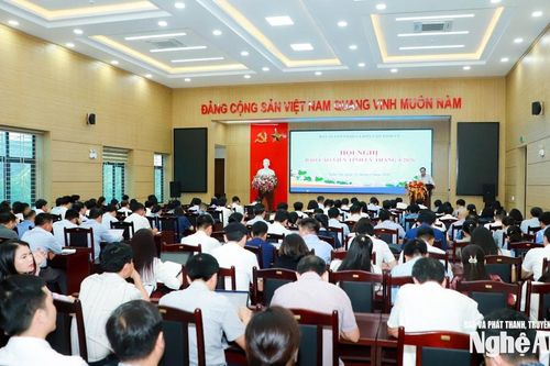 Nghệ An cập nhật các nghị quyết, chỉ thị, chương trình hành động mới của Trung ương, tỉnh đến đội ngũ báo cáo viên