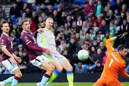 Manchester City vượt qua Arsenal, leo lên đỉnh bảng Premier League