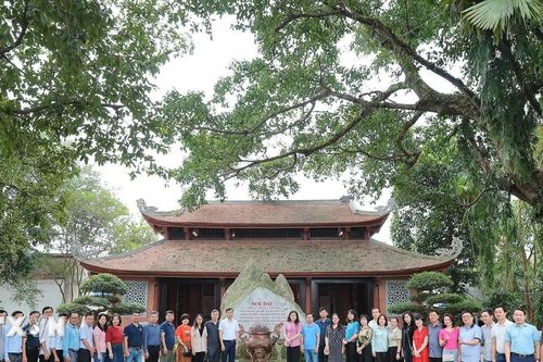 Hoạt động về nguồn của Liên chi hội Nhà báo Thông tấn xã Việt Nam