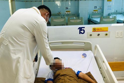 Bác sĩ cảnh báo nguy cơ trẻ ngộ độc từ vật dụng quen thuộc trong nhà