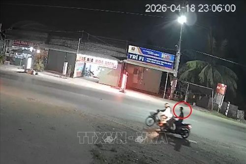 'Vờ' đẩy xe giúp nữ sinh rồi cướp giật điện thoại