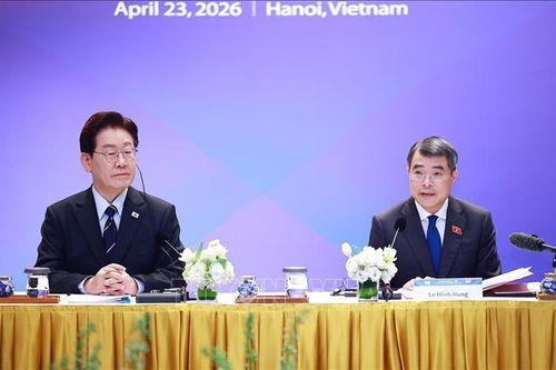 Thủ tướng Lê Minh Hưng và Tổng thống Hàn Quốc dự Tọa đàm bàn tròn về hợp tác kinh tế