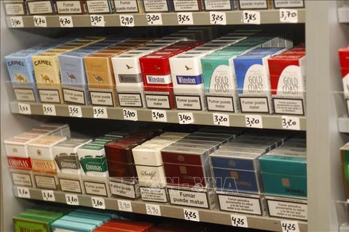 Anh cấm bán thuốc lá cho người dưới 17 tuổi