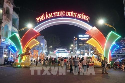Gia Lai đưa vào hoạt động Phố Ẩm thực Diên Hồng phục vụ kinh tế đêm