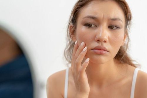Những dấu hiệu nhỏ trên da nhưng cảnh báo vấn đề nghiêm trọng bên trong cơ thể