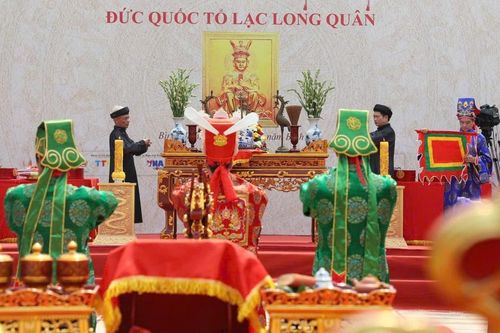 Bình Đà Festival honours the legendary founding father of the Vietnamese people, Lạc Long Quân