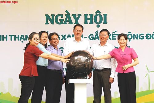 Phụ nữ Bình Thạnh xây dựng lối sống xanh bằng những mô hình thiết thực