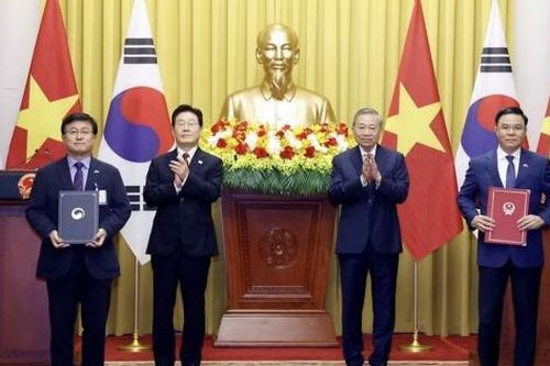 Lễ trao các văn kiện hợp tác giữa Việt Nam - Hàn Quốc