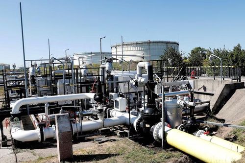 Dòng chảy Druzhba được nối lại, EU thông qua gói vay 90 tỷ euro cho Ukraine