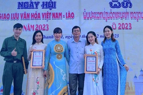 Khúc 'Samaki' Đà Nẵng - Nam Lào - Kỳ 4: Vòng tay ở lại