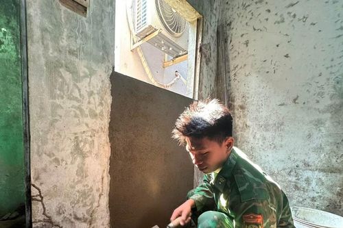 Chung tay sửa chữa nhà cho hộ nghèo