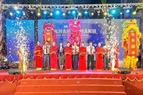 Khánh thành Phố ẩm thực Diên Hồng
