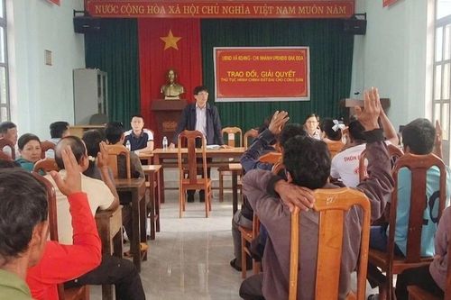 Người dân cần cảnh giác với chiêu lừa làm sổ đỏ