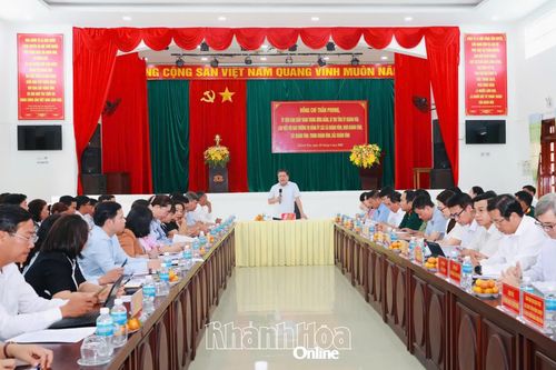 Bí thư Tỉnh ủy Trần Phong làm việc với ban thường vụ đảng ủy các xã khu vực Khánh Vĩnh