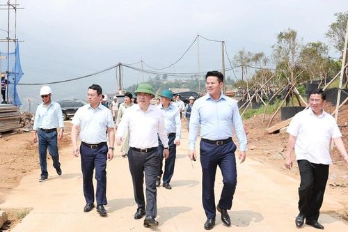 Chủ tịch UBND tỉnh Nguyễn Tuấn Anh kiểm tra thực tế nhiều dự án tại phường Sa Pa