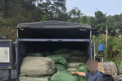 Công an tỉnh Cao Bằng tạm giữ hơn 2,6 tấn nguyên liệu thuốc lá không rõ nguồn gốc