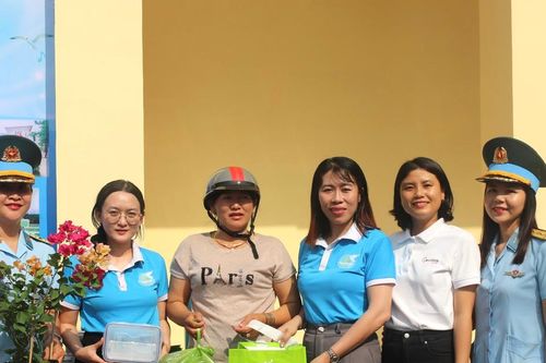 Phụ nữ vùng biển hành động vì môi trường