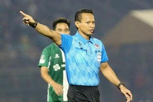 V-League 2025/26: Mời trọng tài FIFA Malaysia điều hành hai trận cầu then chốt vòng 20