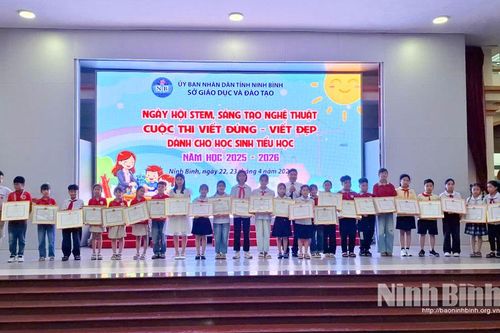 Tổng kết chương trình Ngày hội STEM, sáng tạo nghệ thuật và Cuộc thi Viết đúng - Viết đẹp dành cho học sinh Tiểu học năm học 2025-2026