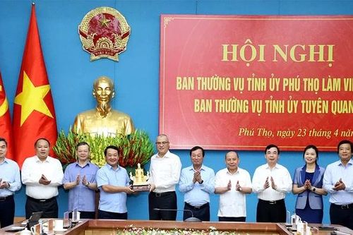 Đẩy mạnh hợp tác toàn diện giữa hai tỉnh Phú Thọ và Tuyên Quang
