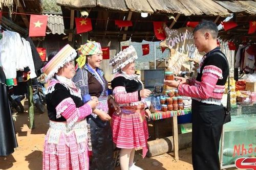 Ngọc Chiến phát triển thương mại, dịch vụ gắn với du lịch