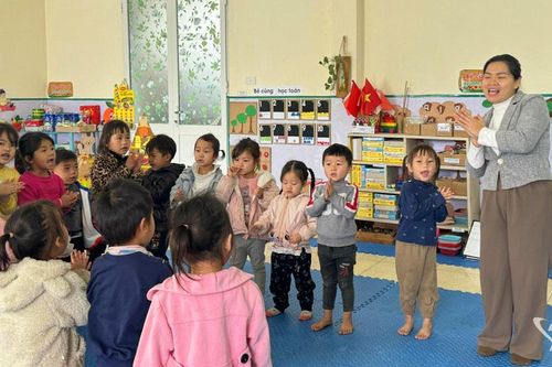 Người 'vun mầm' trên vùng khó