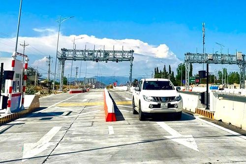 Cần gì để bỏ hoàn toàn barie thu phí cao tốc?