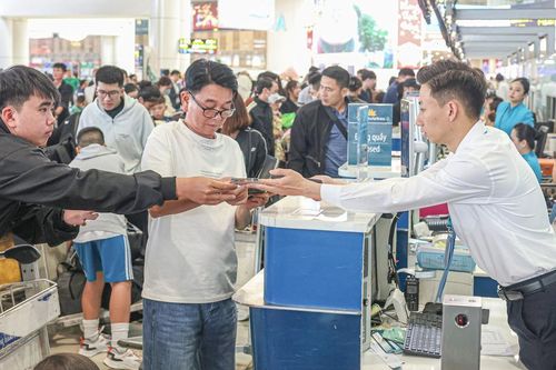 Nhiều chặng bay tới các điểm du lịch lớn 'cháy vé' dịp 30/4 - 1/5