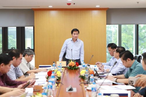 Thứ trưởng Nguyễn Tường Văn: Hoàn thiện cơ sở, làm rõ mô hình phát triển đô thị Cần Thơ