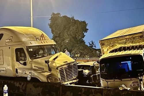 Cảnh sát xuyên đêm giải tỏa ùn ứ do va chạm 6 phương tiện trên cầu Phú Mỹ