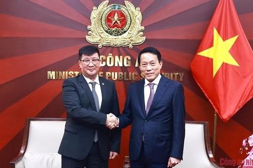 Bộ trưởng Lương Tam Quang tiếp Đại sứ Mông Cổ tại Việt Nam