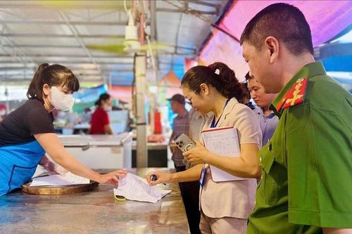 Hà Nội: Kiểm tra đột xuất an toàn thực phẩm tại 126 xã, phường