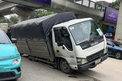 Khắc phục sự cố sụt lún trên đường Nguyễn Trãi