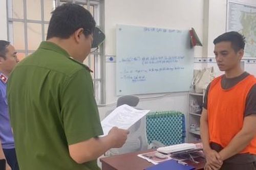 Thầy 'Master Dũng Văn' chuyên giải quyết 'oan gia trái chủ', 'âm binh quấy phá' đã bị bắt