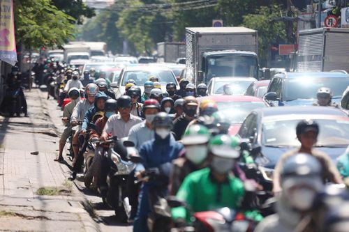 Chi tiết mức hỗ trợ dự kiến khi Hà Nội thí điểm cấm xe xăng ở Vành đai 1