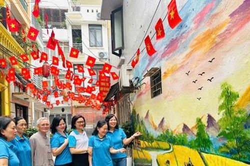 'Ngõ phố hạnh phúc' của phụ nữ Đống Đa