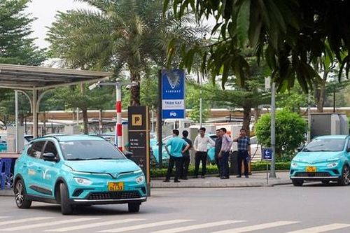 Dịch vụ xe điện và xe hybrid chiếm ưu thế tại Việt Nam