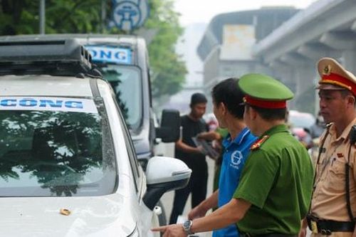 Xe kinh doanh vận tải không phép: Không thể tiếp tục làm ngơ với vi phạm