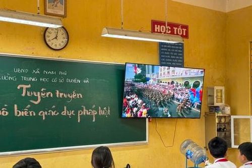 Đưa pháp luật đến gần học sinh bằng công nghệ số