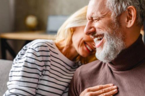 Ngủ riêng suốt 10 năm vẫn hạnh phúc: Bí quyết giữ hôn nhân của cặp vợ chồng trung niên