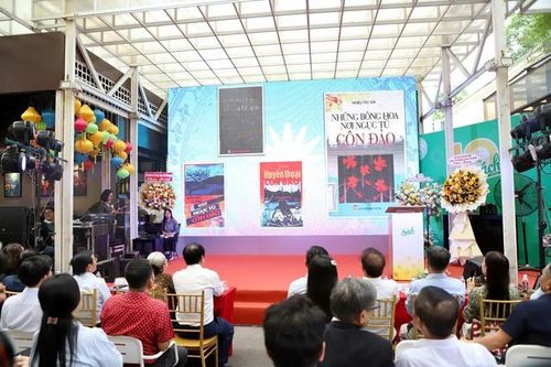 Tủ sách 'Huyền thoại Côn Đảo' khơi dậy niềm tự hào từ ký ức lịch sử