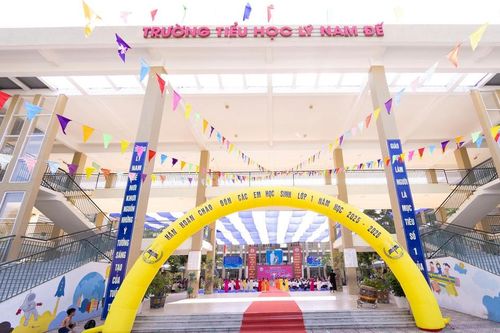Hà Nội: Gửi mẫu thực phẩm, nước dùng đi xét nghiệm sau khi nhiều học sinh Trường Tiểu học Lý Nam Đế bị đau bụng, buồn nôn