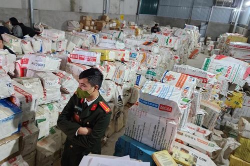 Sách lậu phân mảnh ở chục tỉnh, ráp nối tại một tỉnh, tuồn đi cả nước