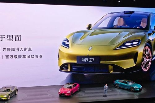 Xe điện Huawei 'chết máy' ngay trên sân khấu ra mắt
